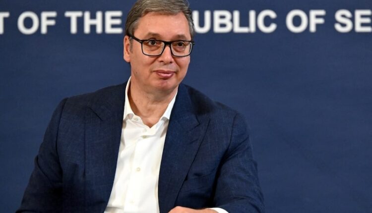 Vuçiqi ia dorëzoi Ana Brnabiqit detyrën e presidentit