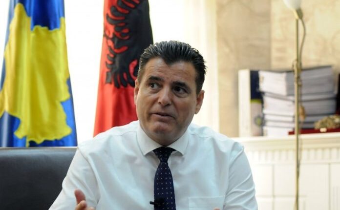 Bahtiri: Jo në emrin tim dhe të popullit shqiptar! – Kërkon mbledhjen me urgjencë të Kuvendit të Kosovës