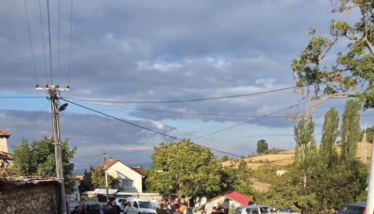 Bllokohen rrugët në Studeniçan, banorët ndalojnë kamionët e rëndë