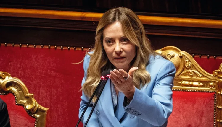 Meloni paralajmëron ndalimin e burkës dhe nikabit në shkollat e Italisë