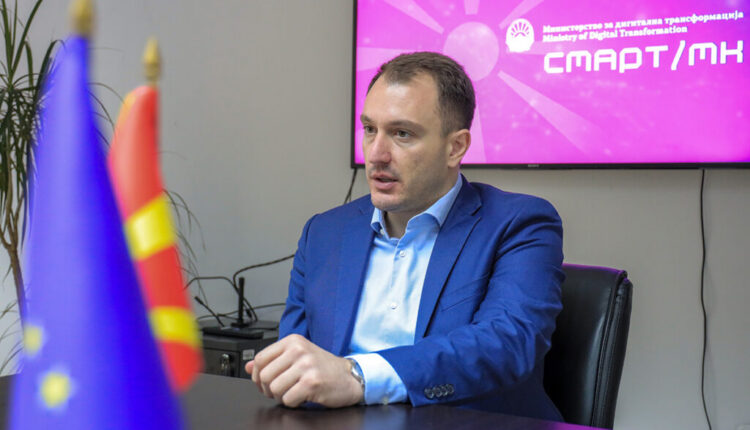 Andonovski: “m-shërbime” gati për testim, letërnjoftimi dhe patenta e shoferit në telefon
