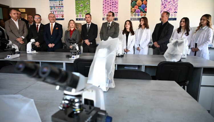 Në Universitetin e Tetovës u inaugurua Laboratori i Mikroskopisë