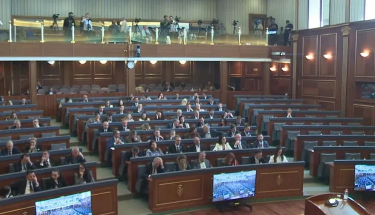 Deputetët e PDK-së lëshojnë seancën plenare pasi VV s’pranoi të shkohet në lexim të dytë Ligji për Specialen
