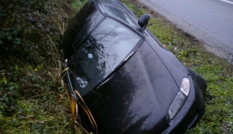 Mercedesi fluturon nga autostrada dhe përfundon në oborrin e një shtëpie, dy të plagosur rëndë në Shkup!