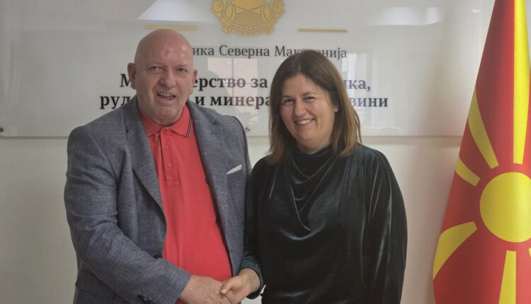 MINISTRJA SANJA BOZHINOVSKA ZHVILLOI TAKIM PUNE ME KRYETARIN E ODËS EKONOMIKE, BRANKO AZESKIN, PËR PRIORITETET STRATEGJIKE NË ENERGJETIKË DHE MINIERA