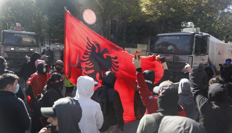 Protestë kombëtare me tre orare të ndryshme! Nga Kryeministria, tek Ministria e Arsimit, kur nis tubimi
