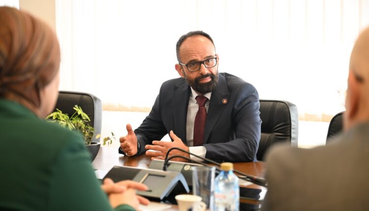 Ministria e Drejtësisë ka nisur dialogun konsultativ me fakultetet juridike dhe studentët lidhur me ndryshimet e propozuara për dhënien e Provimit të Jurisprudencës