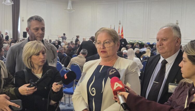 Jанеvska iu drejtua Kongresit të VIII të SASHK-u