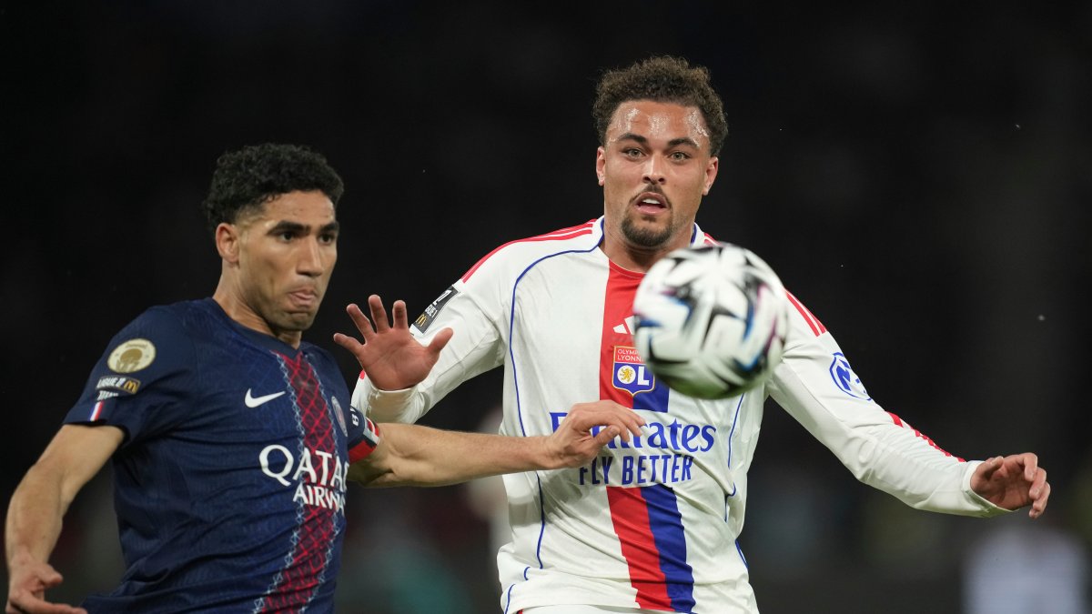 Protestat masive në Francë shtyjnë ndeshjen PSG Lyon