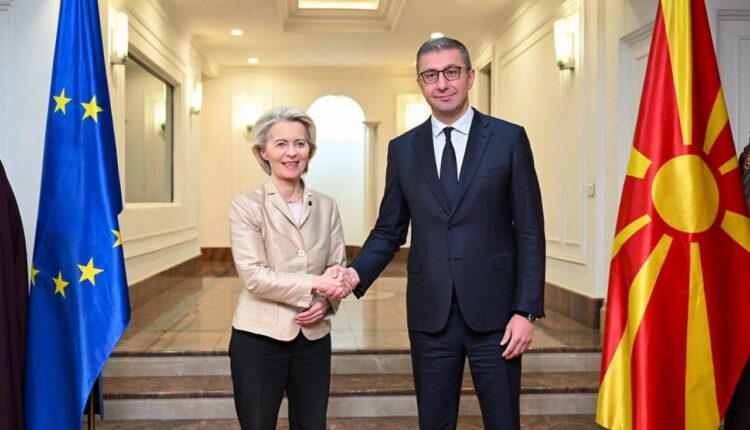 Ursula von der Leyen nesër në Shkup, takim kokë më kokë me kryeministrin Mickoskin