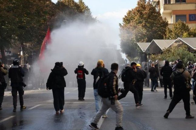 Protesta në Tiranë, Ministria e Shëndetësisë: Tre të lënduar sot, mes tyre një 15-vjeçar