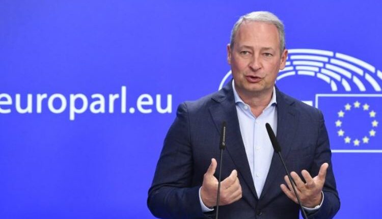 Protestat në Tiranë, raportuesi i PE-së për Shqipërinë: Të ndalet dhuna, qeveria të rishikojë qasjen e saj