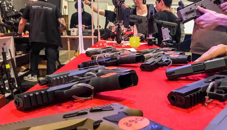 Industria zvicerane e armëve: eksporte pranë një miliard frangave, por peshë e vogël në tregun botëror