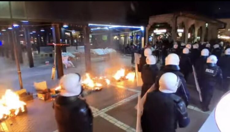 Protesta e dhunshme në Tiranë, reagon ministrja e Shëndetësisë