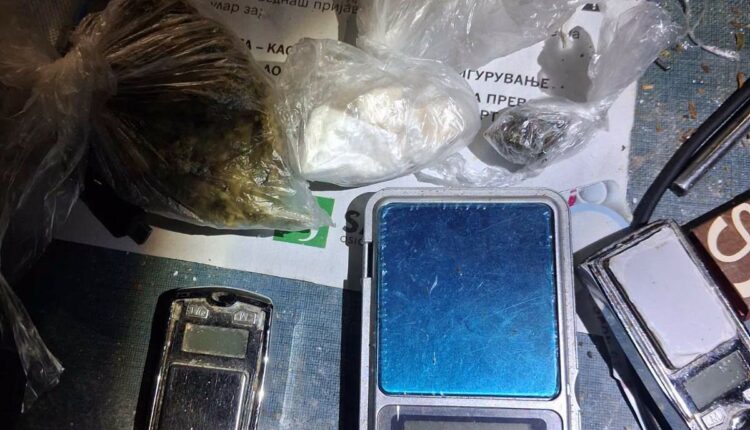Arrestohet një person në Shtip, i gjendet dro-gë dhe para (FOTO)