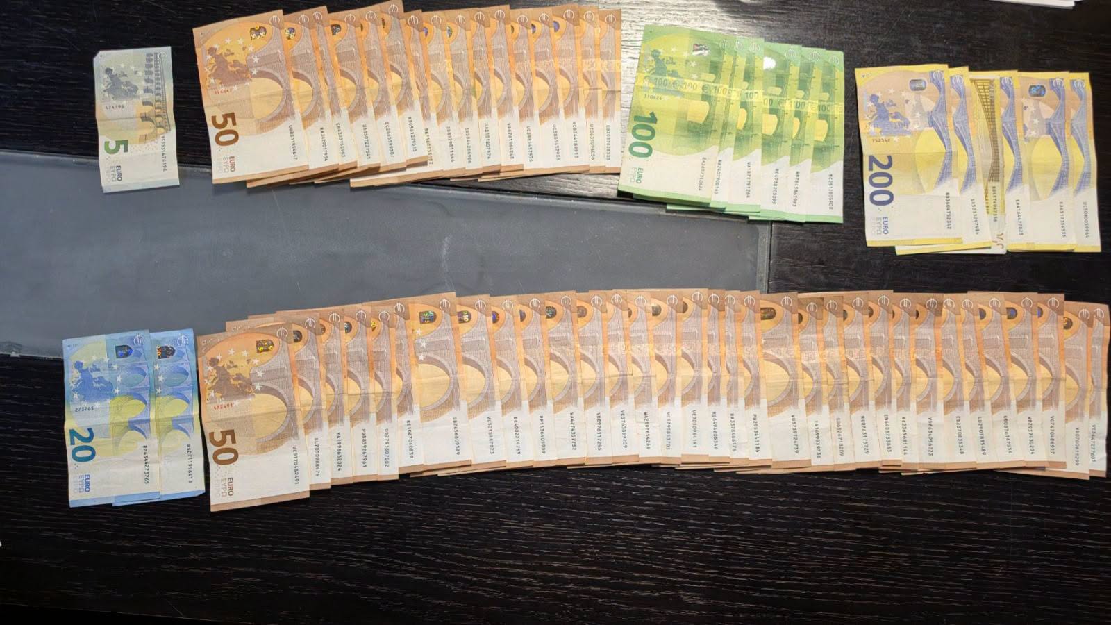 Bastisje në Veles  gjendet dro gë dhe euro  privohet nga liria një person