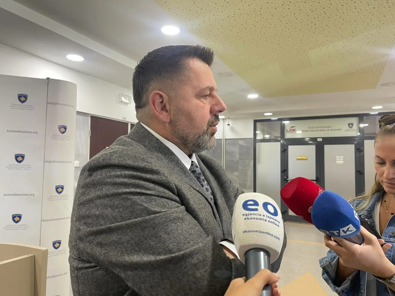 berisha-pas-largimit-te-pdk-se-nga-komisioni-per-aki-deputetet-te-kontribuojne-ne-tejkalimin-e-ngercit