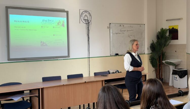 Ligjëratë ndërgjegjësuese në SHMK “7 Marsi” në Tetovë: Nxënësit informohen për luftën kundër kancerit të gjirit