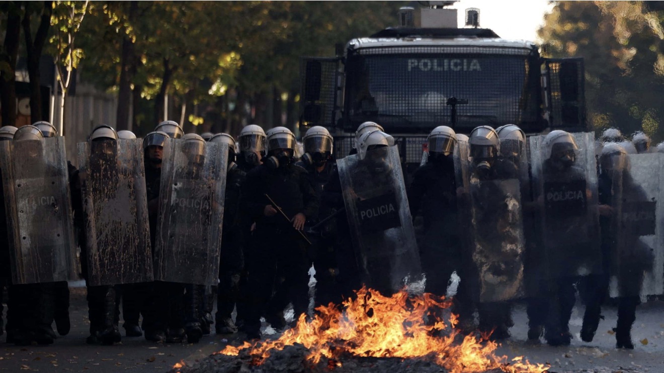 Policia e Shqipërisë reagon pas pretendimeve se në protestën e 15 tetorit kishte policë nga Serbia
