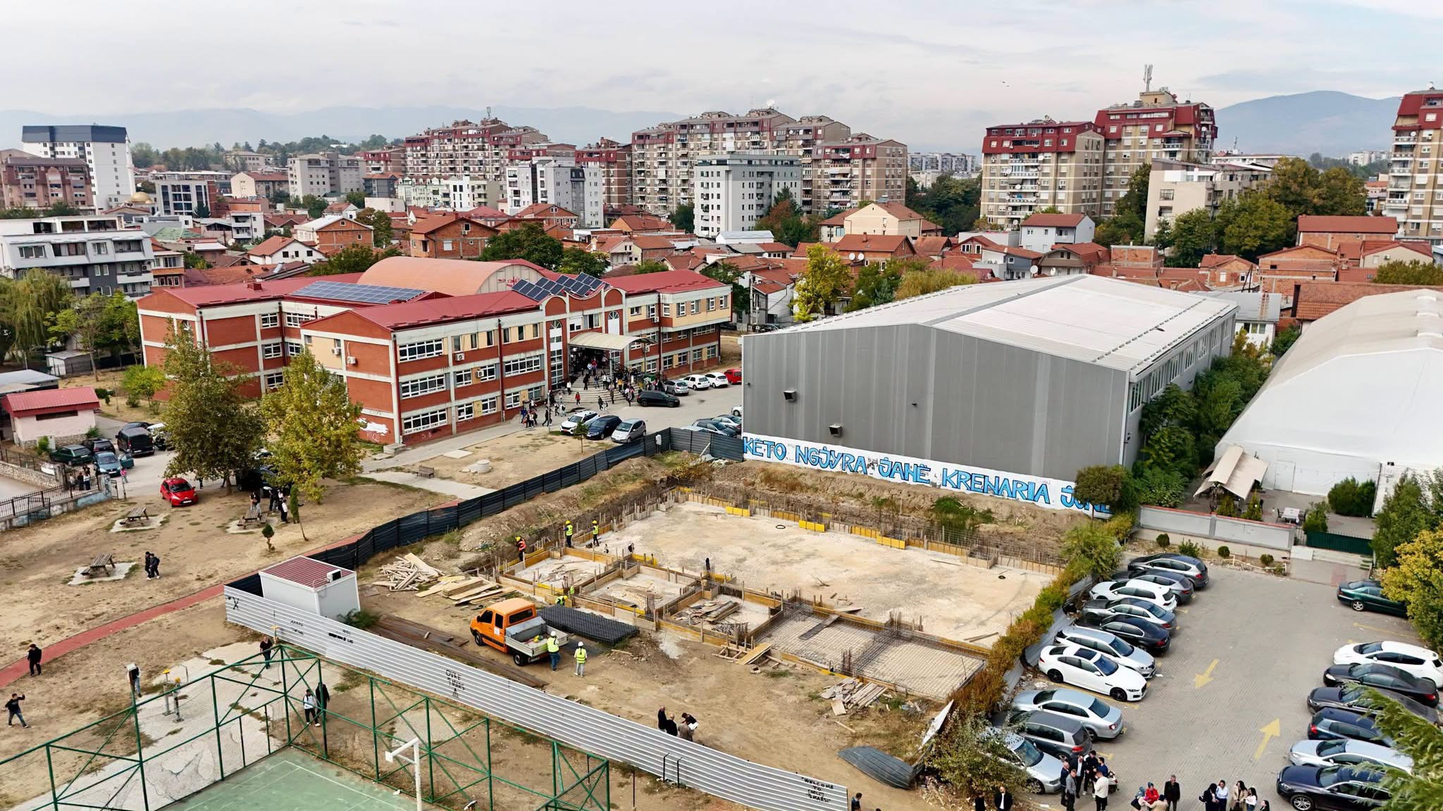 Mexhiti: Pishina e re në shkollën “7 Marsi”, investim prej rreth 1 milion eurosh për fëmijët e Çairit