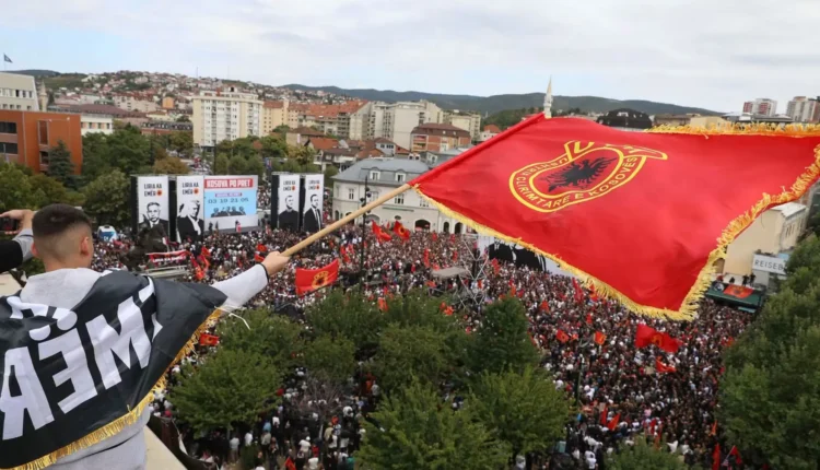 Protestë gjithëpopullore| Kërkohet drejtësi për ish-krerët e UÇK-së