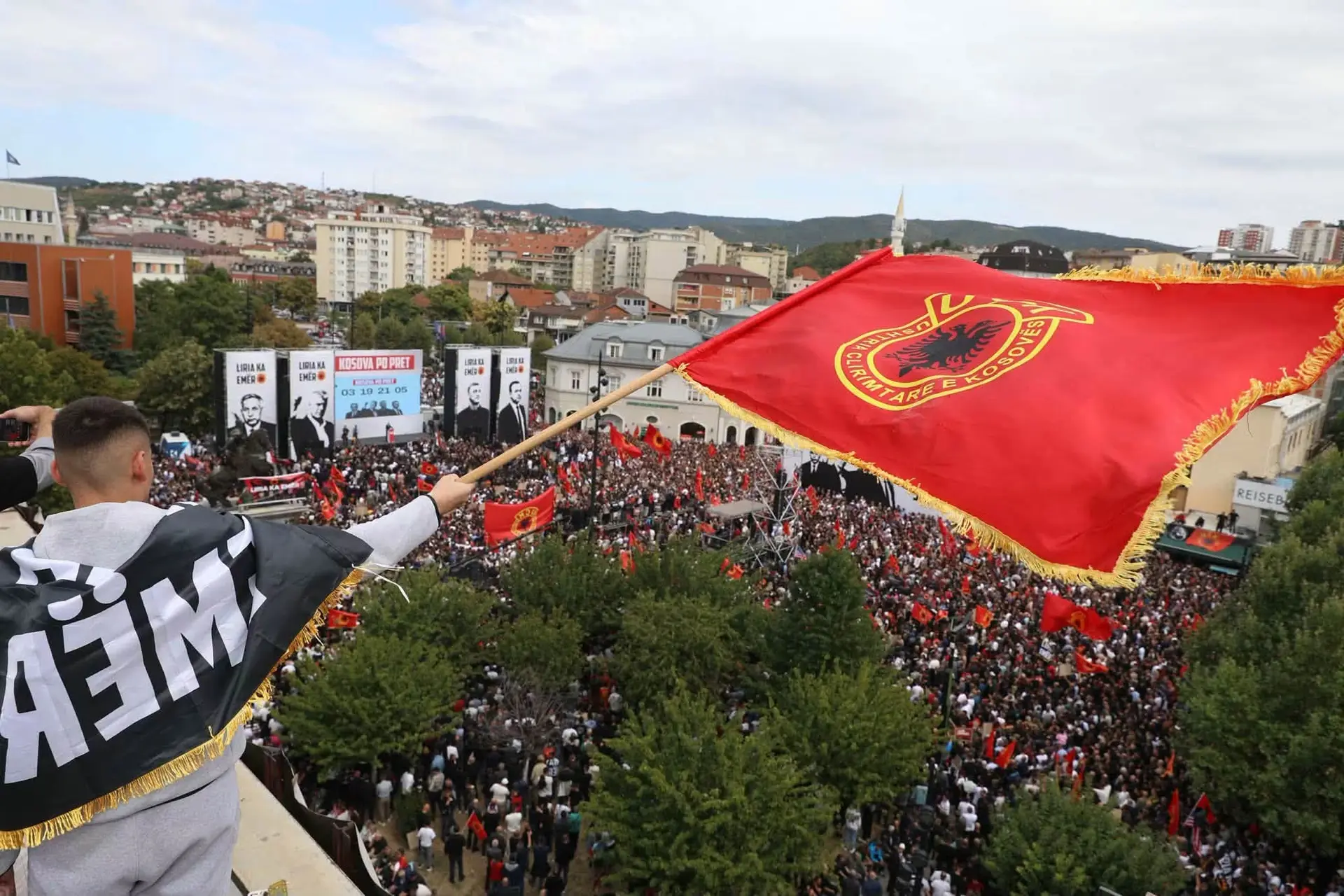 Protestë gjithëpopullore  Kërkohet drejtësi për ish krerët e UÇK së
