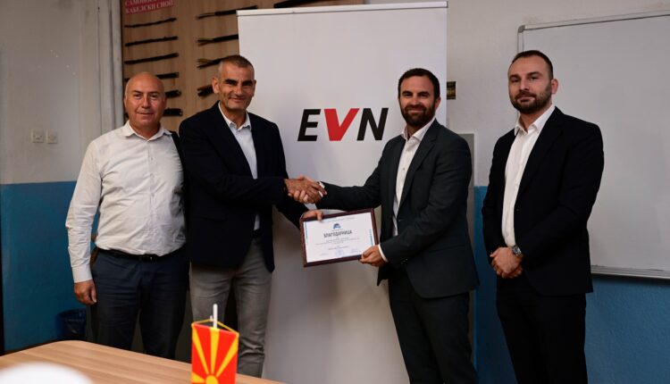 EVN Maqedoni bëri donacion një klasë në Koçan