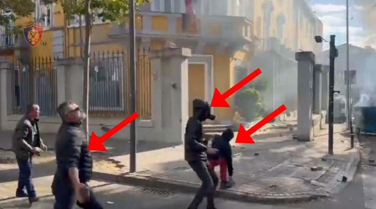 Policia reagon për protestën e dhunshme  Sulmet ndaj efektivëve dhe institucioneve ndëshkohen me ligj