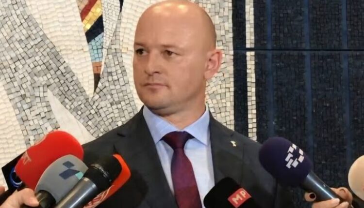 Kush do ta zëvendësojë Islam Abazin: Pesë kandidatë në garë