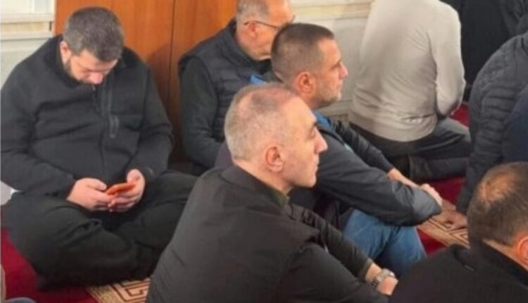 Artan Grubi shfaqet për herë të parë në publik pas lirimit, fali xhumanë dje në Butel