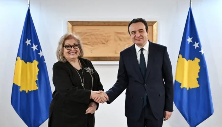 Kurti e propozon Justina Shiroka Pulën për Presidente: E votojmë ligjin për Specialen, le të zotohen se i japin votat për profesoreshën