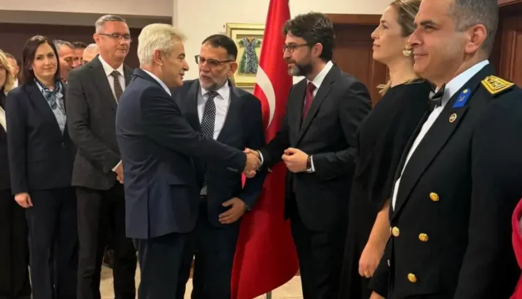 Ali Ahmeti mori pjesë në pritjen solemne për 103-vjetorin e Republikës së Turqisë