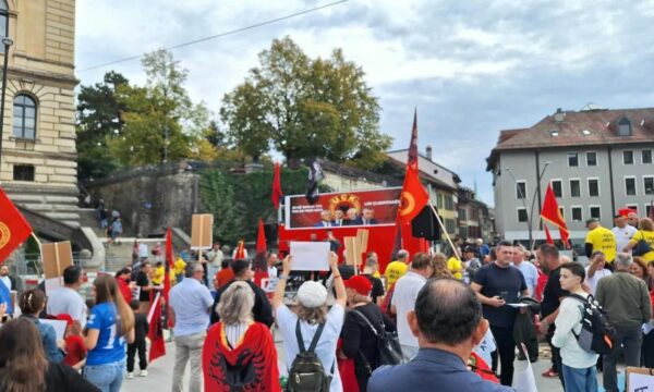 jo-ne-emrin-tim-foto-nga-protestat-ne-gjermani-zvicer-e-suedi-kunder-denimit-te-ish-krereve-te-uck-se