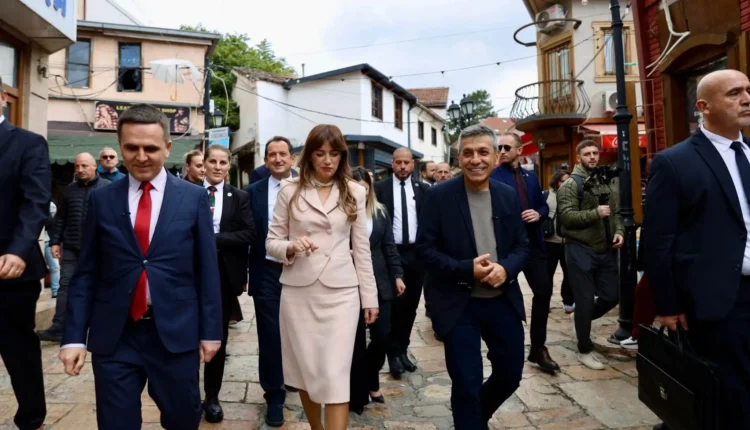 Mexhiti dhe Kasami presin Albulena Haxhiun në Shkup: Bashkëpunimi me Kosovën dhe projektet infrastrukturore në fokus