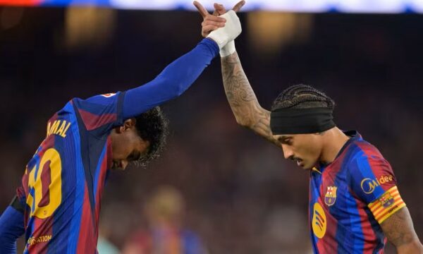 Barcelona shkatërron Alavésin me gjashtë gola  Raphinha dhe Yamal shkëlqejnë në  Camp Nou 