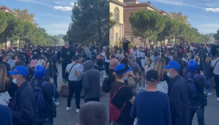 Protestuesit nisin marshimin drejt Kryeministrisë, pritet sërish përballje me policinë
