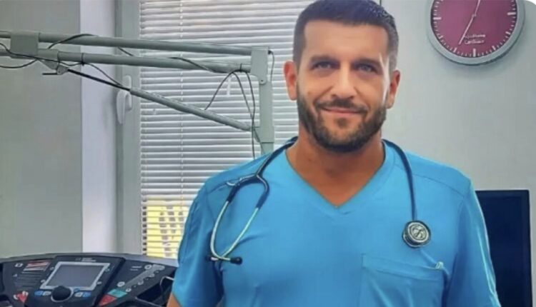 5 ditë në grevë urie para Fakultetit të Mjekësisë: “Më thanë se jam i vjetër për punë”