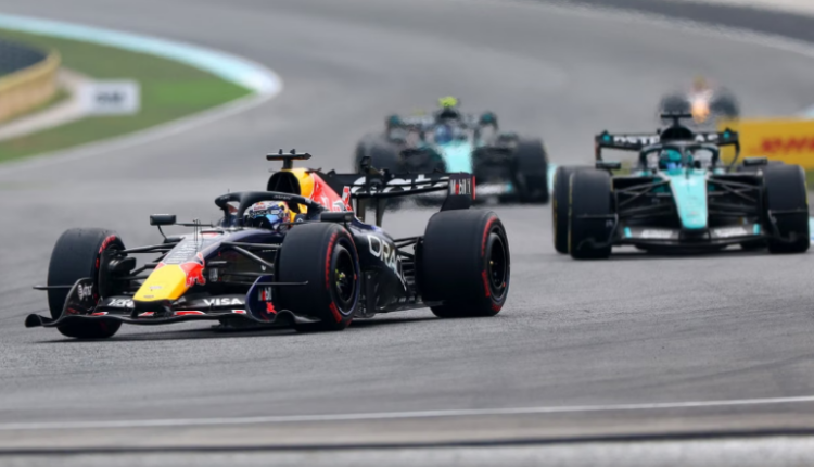 Formula 1, Verstappen fiton në Sepang