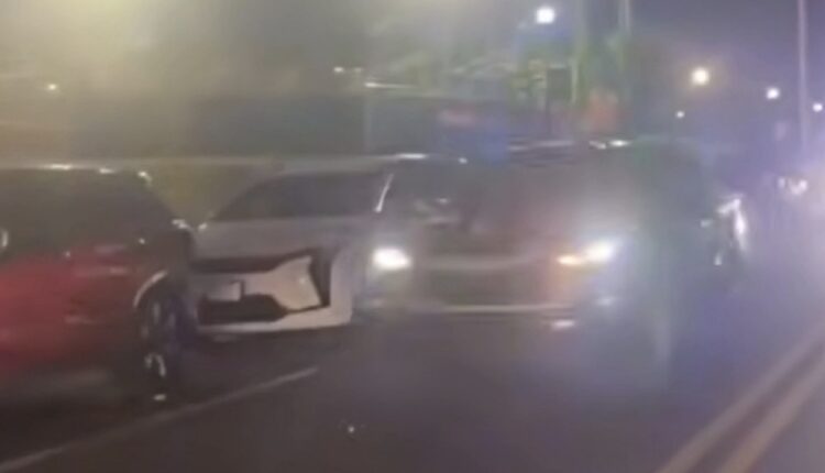Të shtëna me armë pranë një universiteti në Florida, 11 të plagosur, mes tyre gjashtë të mitur