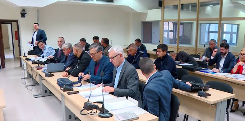  Bordi nuk mori vendim të veçantë për blerjen e VLT ve   Mbrojtja  Vendimmarrja ishte në përputhje me ligjin