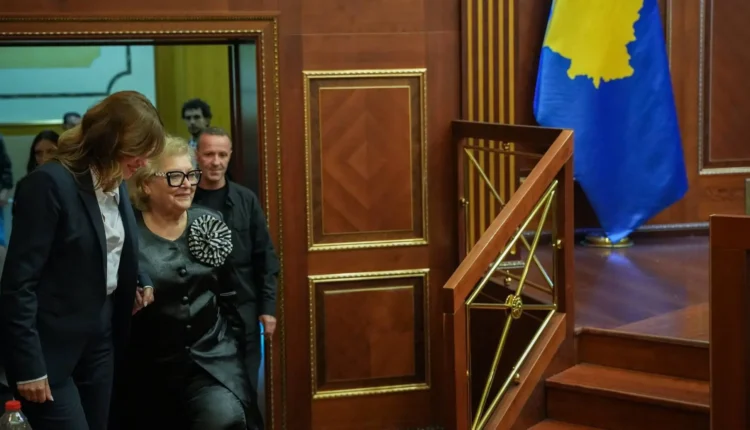 Cakolli: Vetëm deputetët mund ta kontestojnë drejtpërdrejt zgjedhjen e Presidentes