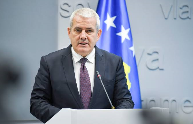 Suspendimi i 3 zyrtarëve policorë, Sveçla: Nuk do të lejojmë njollosjen e Policisë së Kosovës