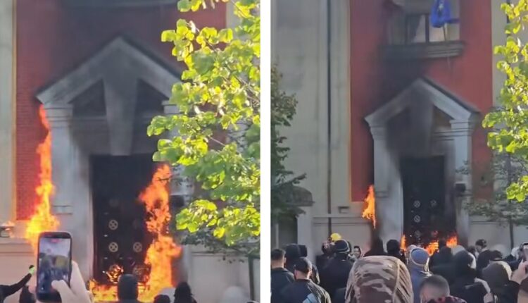 Shqipëri/ Protestuesit i vënë zjarrin derës së Ministrisë së Mjedisit (VIDEO)