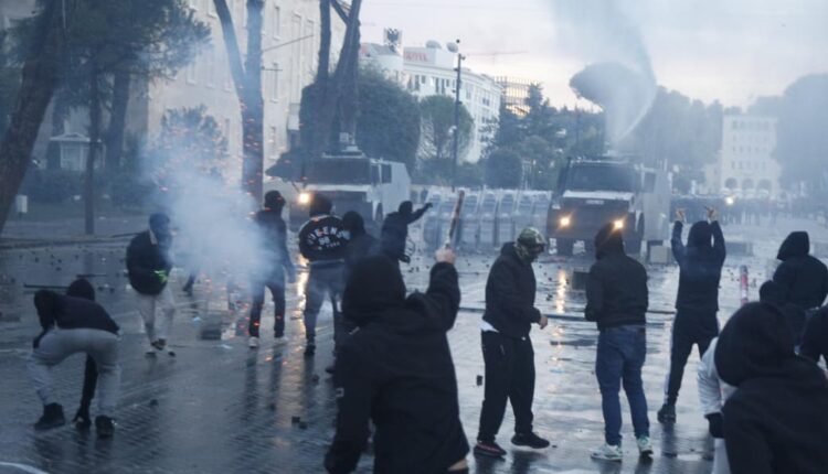 Forumi Ekonomik Mbarëshqiptar: Protesta, e drejtë demokratike! Dhuna dhe vandalizmi janë të papranueshme