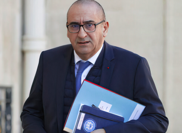 Revolta e të rinjve në Francë, jep dorëheqjen ministri i Brendshëm