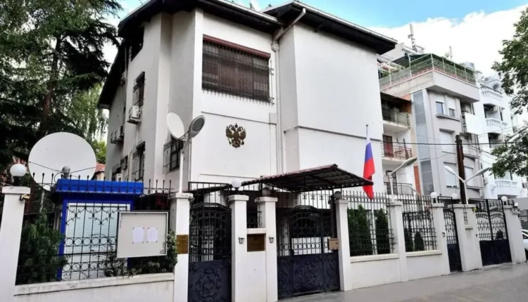 Ambasada ruse mohon përfshirjen në rrjetin e dyshuar propagandistik në Maqedoni