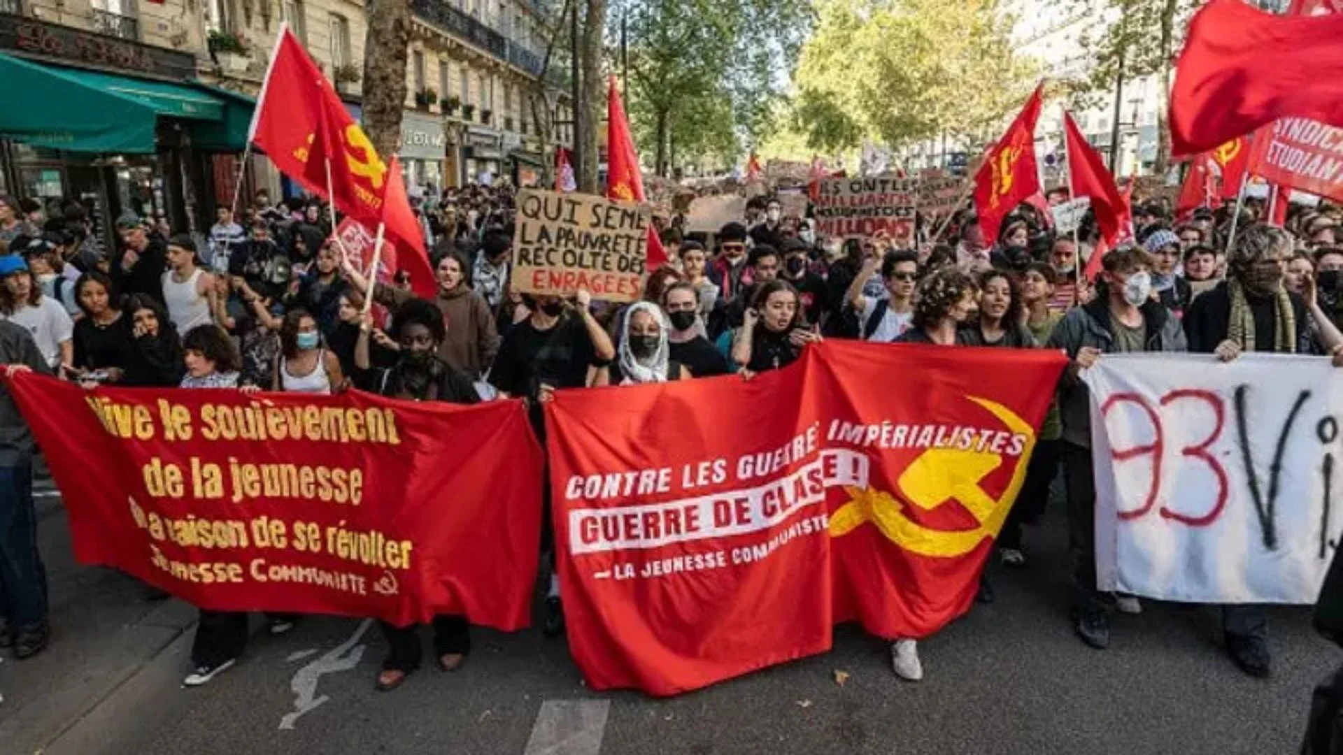 Protestat studentore në Francë  Analiza e Fox News  Pas tyre fshihet rrjet ndërkombëtar komunistësh  sindikatash dhe organizatash që propagandon trazirat