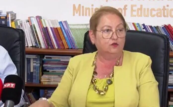 “Studentët të mos ngjiten mbi radiatorë dhe të ruajnë konviktet” – Janevska ofroi sistem vauçeri për ushqimin studentor